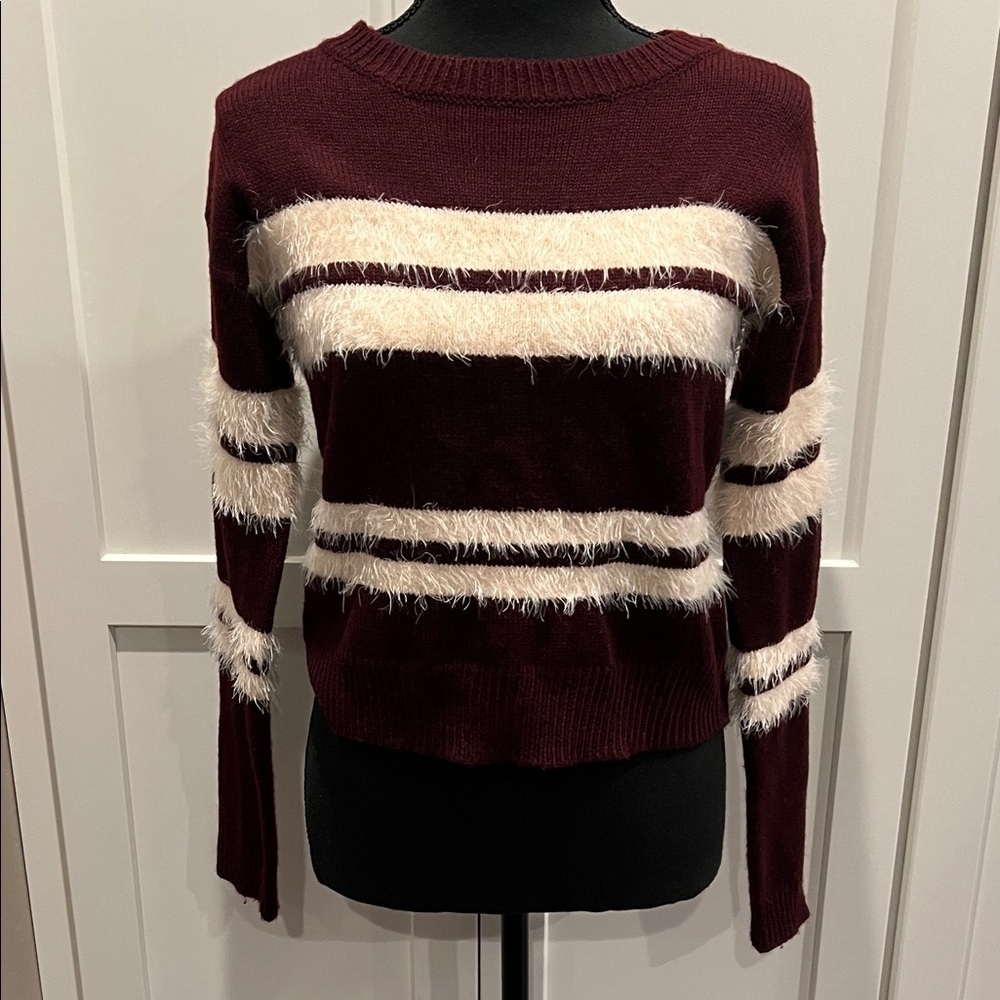 Papaya Burgundy and Cream Sweater Crew & Scoop Necks Sweaters Size S